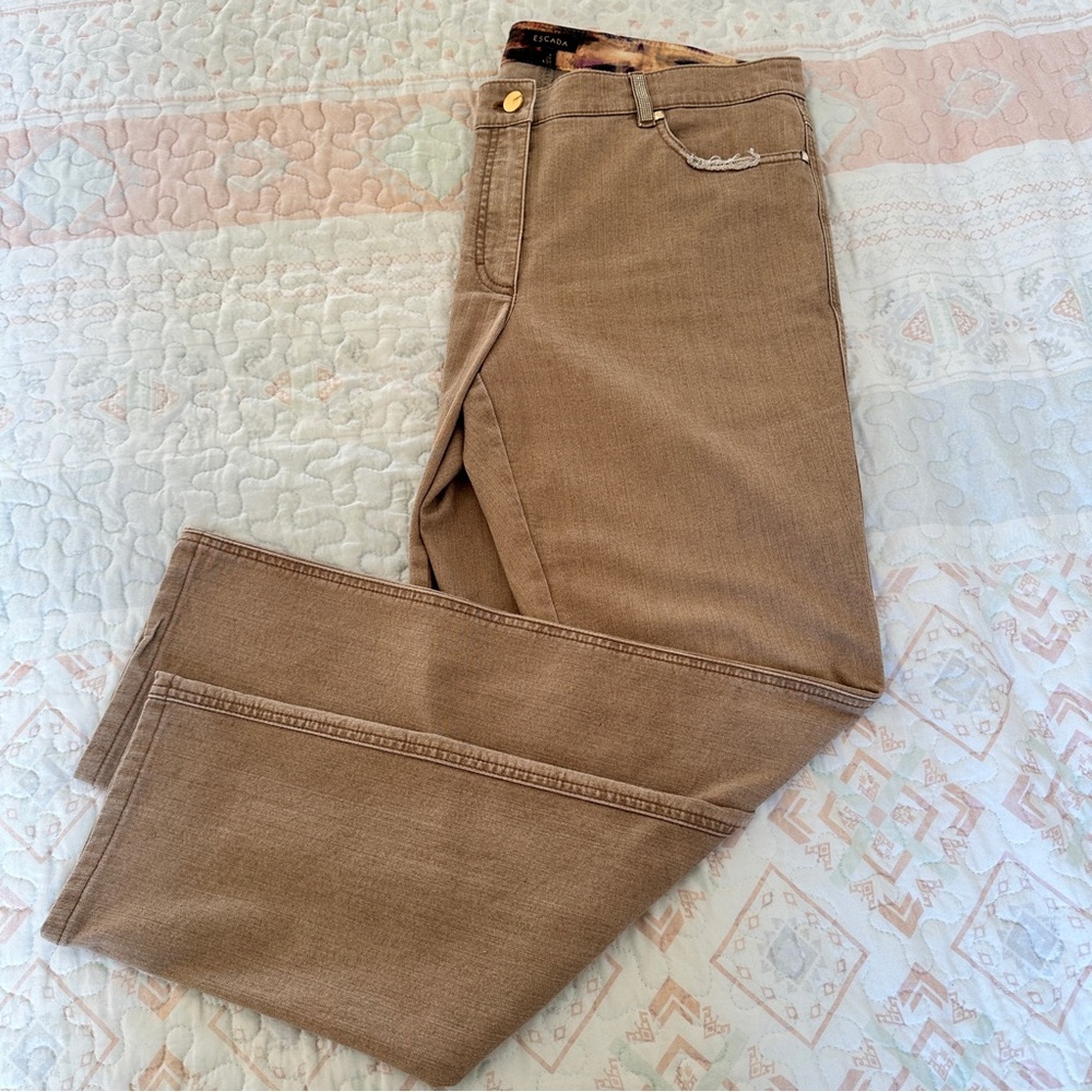 ESCADA Munich Tan Jeans w/ Embellished Details – Classic & Unique